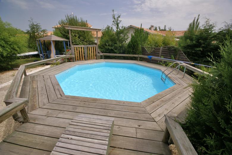 Piscine en bois non couverte