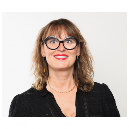 Logo de iad France - Flavie Perret